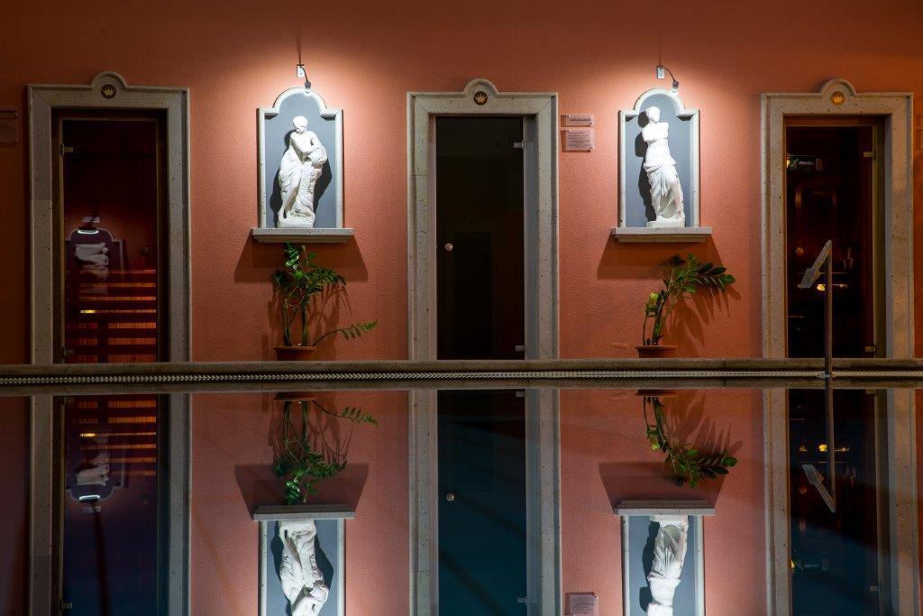 Egri Korona Borhaz Es Wellness Hotel Demjen Exterior photo