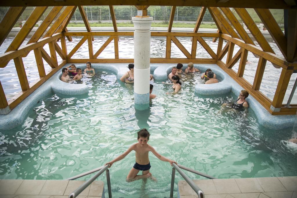 Egri Korona Borhaz Es Wellness Hotel Demjen Exterior photo